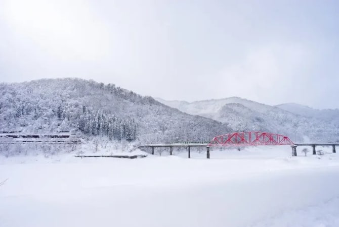 Winter Trains to Tohoku