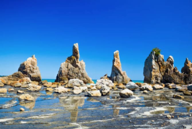 Hashigui-iwa Rock, Wakayama prefecture
