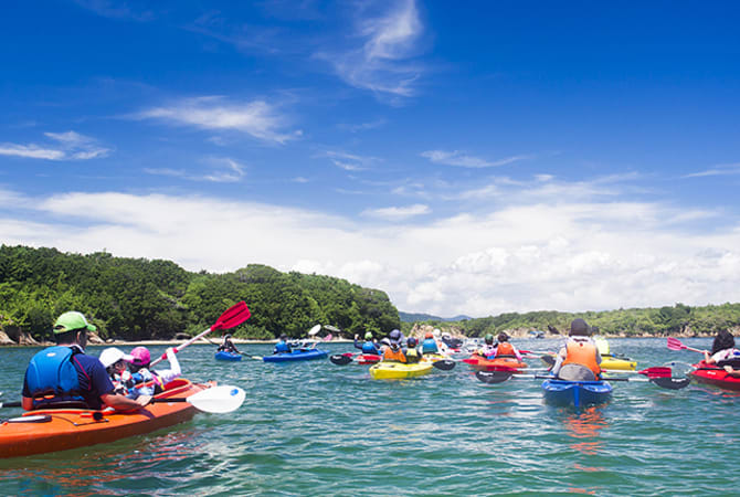 Sea kayaking in Ago Bay