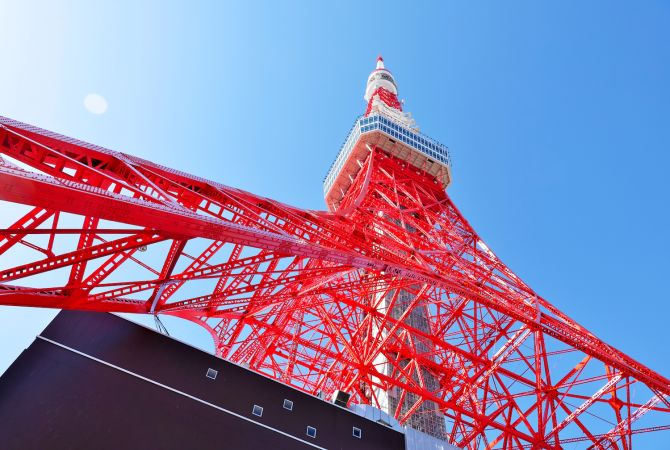 hauteur tour eiffel tokyo