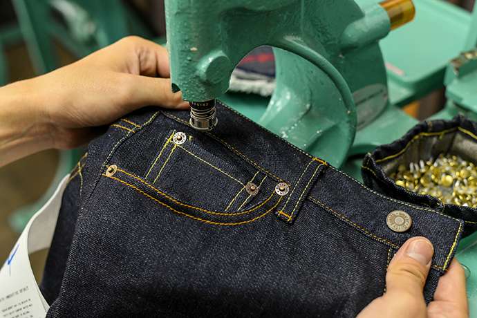 Making original denim using the same tools used by Japan’s denim artisans