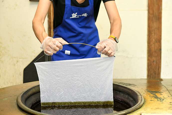 Exploring the Origins of Aizome―Traditional Indigo Dyeing, JAPAN Monthly  Web Magazine