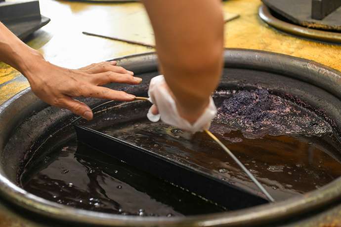 Exploring the Origins of Aizome―Traditional Indigo Dyeing