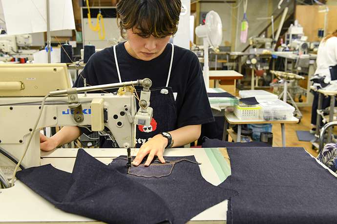 Betty Smith is the oldest jeans factory in Japan. It is still in operation today.