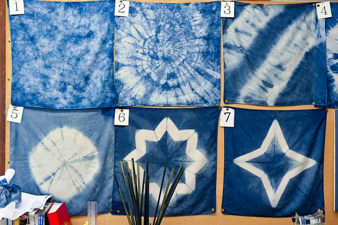 Visitors can choose one of seven dyeing patterns