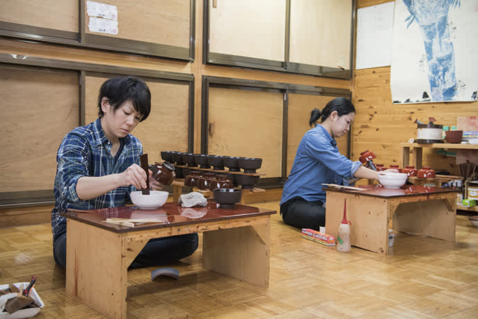 Yumi Misumi (left), a lacquerer for 11 years is involved in event planning and branding aimed at promoting Joboji lacquer.