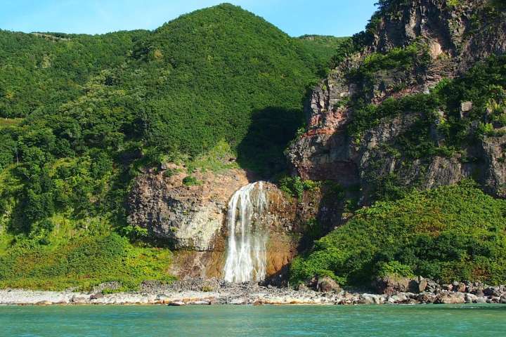 Kamuiawakkayu no Taki waterfall
