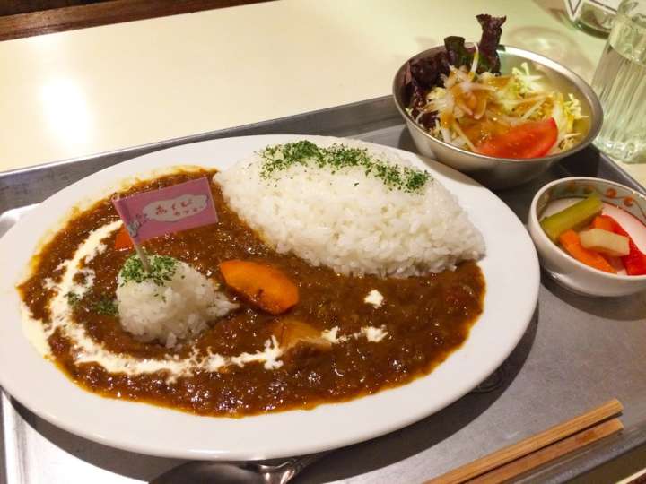 school-type lunches offers in Akubi Café