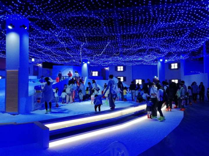 Climate-Controlled Snow Amusement Park for Safe Indoor Snow Play