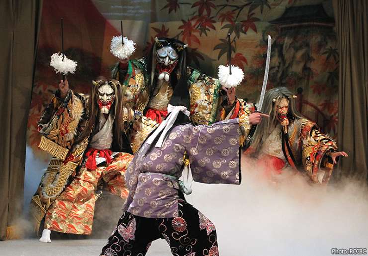 the cultural importance of Noh and Kabuki in traditional Japanese theater