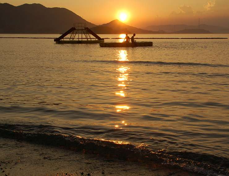 takes you past Sunset Beach about 3km from Setoda Port