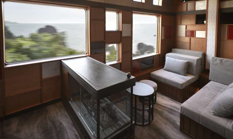 Train Suite Shikishima