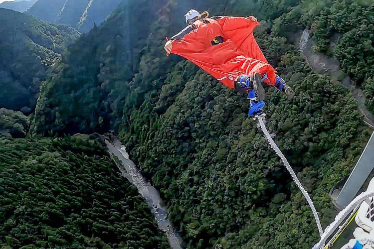 10 Highest Bungee Jumps in the World