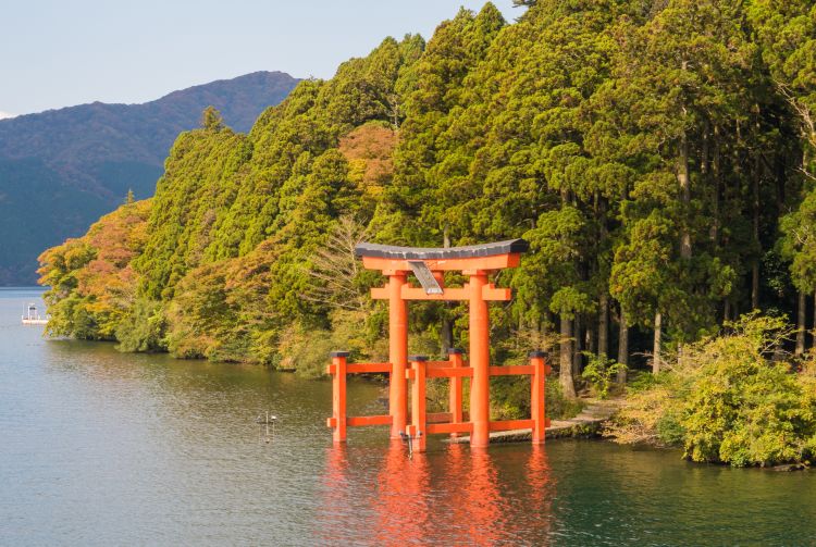 how long is lake ashi cruise