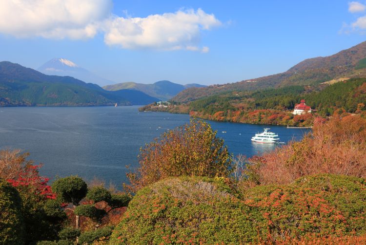 how long is lake ashi cruise