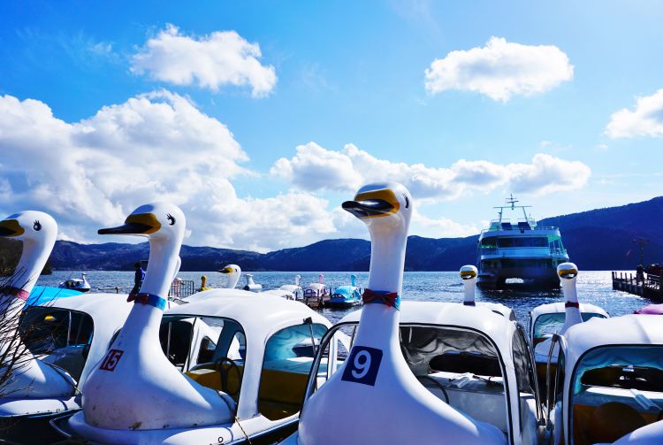 how long is lake ashi cruise