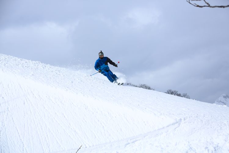 ski trips japan