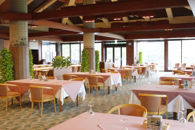 일본 골프 라운드 후 이용하는 클럽하우스 시설 이미지(일본 골프)