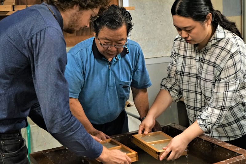 Washi Papermaking Class in Matsue Japan‘s Local Treasures Travel