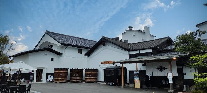 outside the gokaibishi sake brewery resort