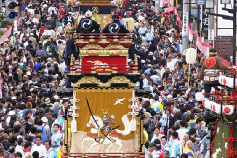 Crowds parade their floats at the Kawagoe Festival