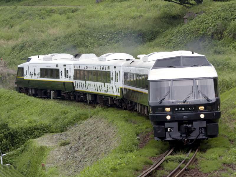 asoboy train exterior