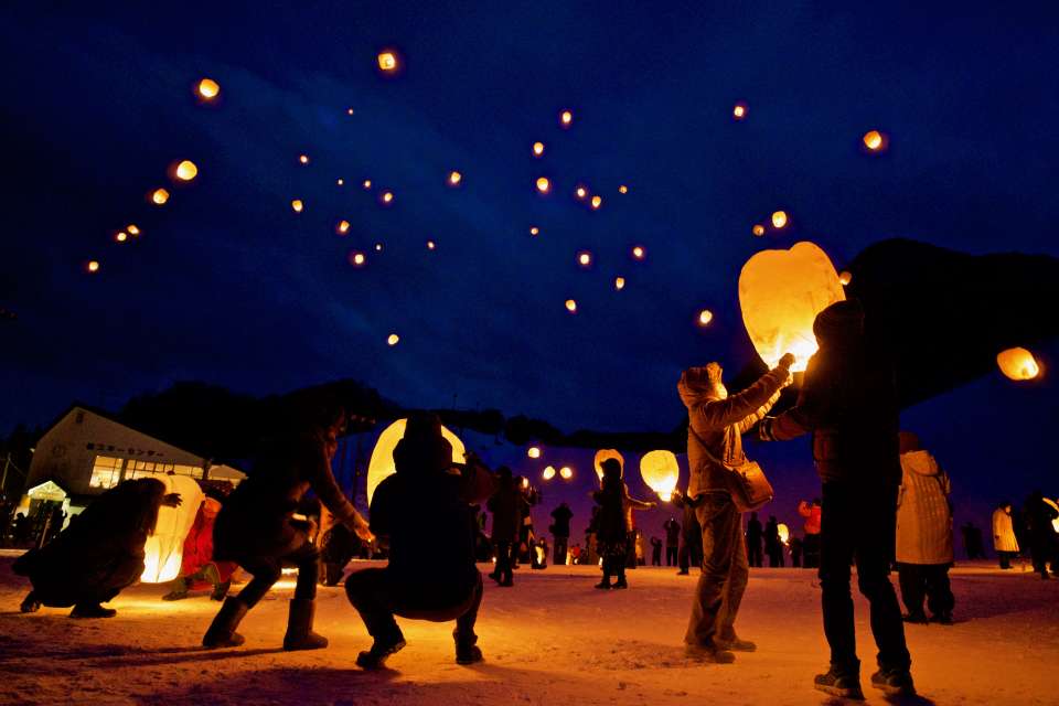 Iwate | Hanamaki Sky Lanterns | Blog | Travel Japan (Japan National Tourism  Organization)