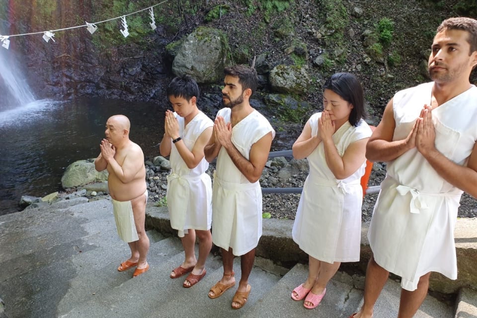 Yamanashi Takigyo Meditation At Bentendou Waterfall Travel Japan Jnto