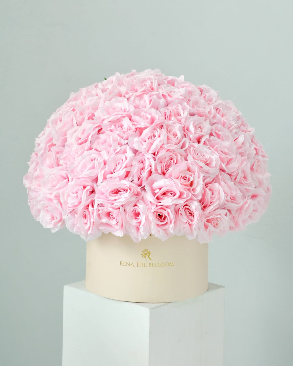 80 Artificial Rose Bloombox - 80 artificial pink roses in a bloom box — permanent beauty in exactly the right amount. - Rena The Blossom Jakarta