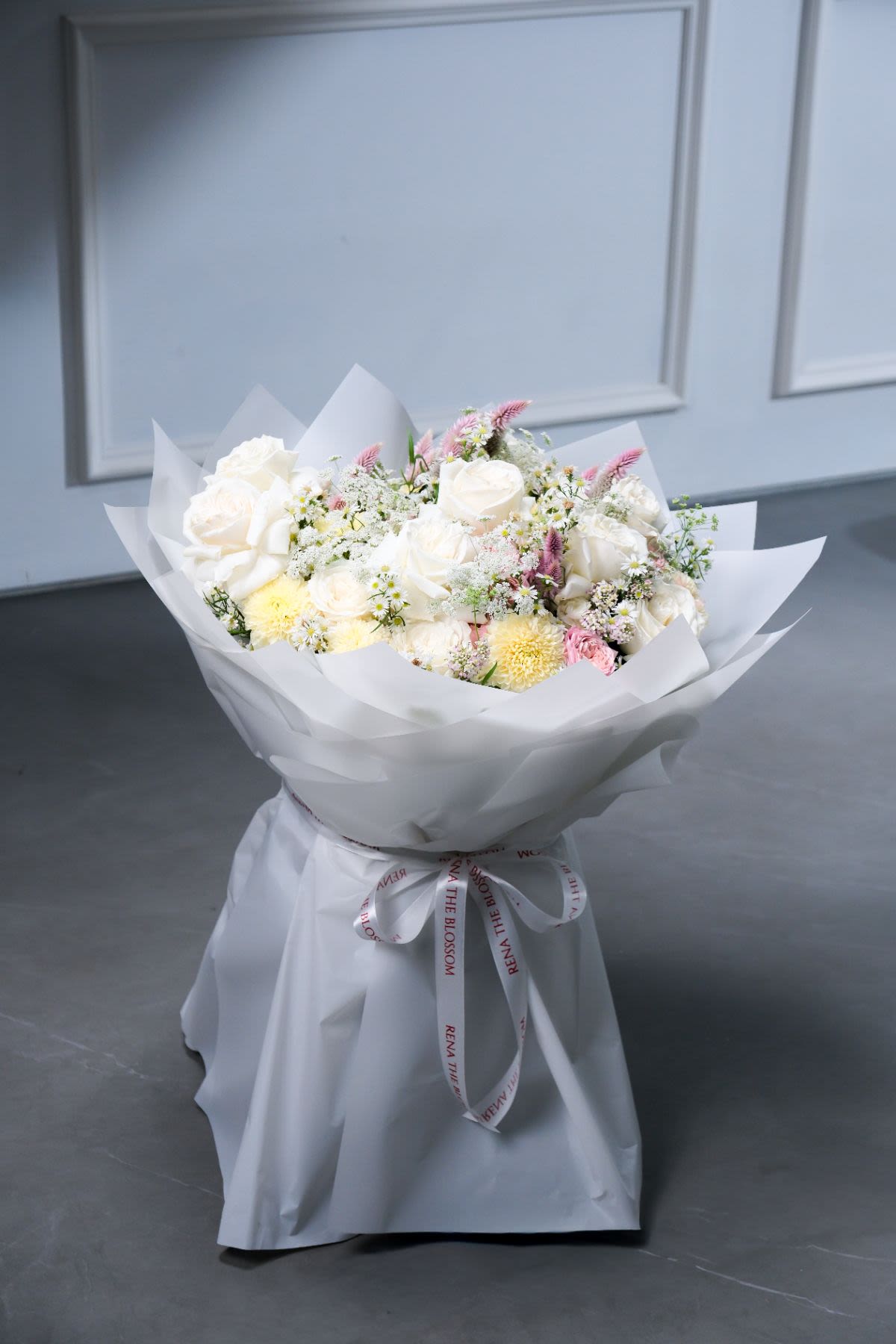 Opulent rose affair - Playa blanca import roses, spray roses & gompie — opulent, lavish, worth every petal. - Rena The Blossom Jakarta