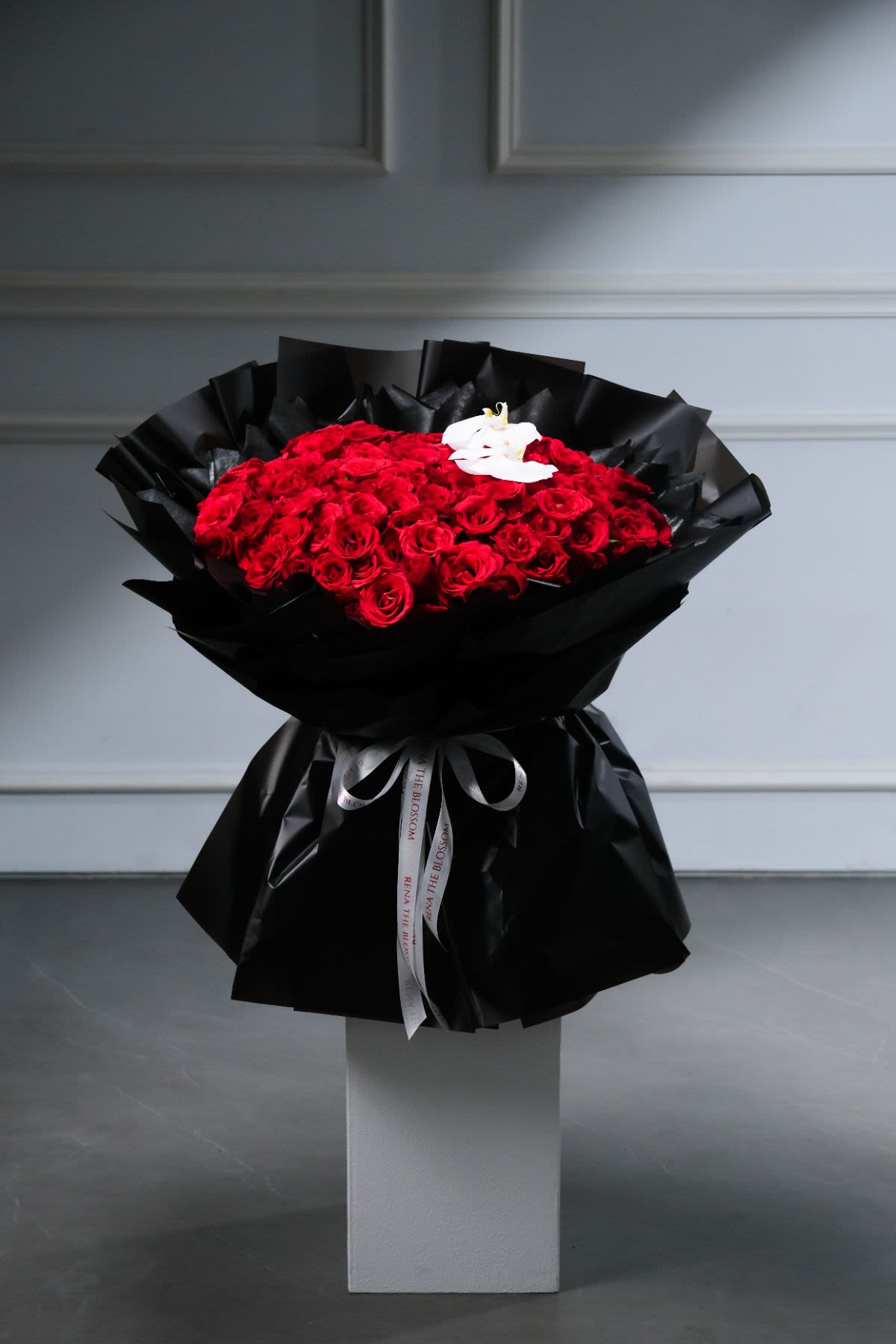 Perfect 100 - Red - 100 roses in every colour with orchid — perfect in variety, perfect in number. - Rena The Blossom Jakarta