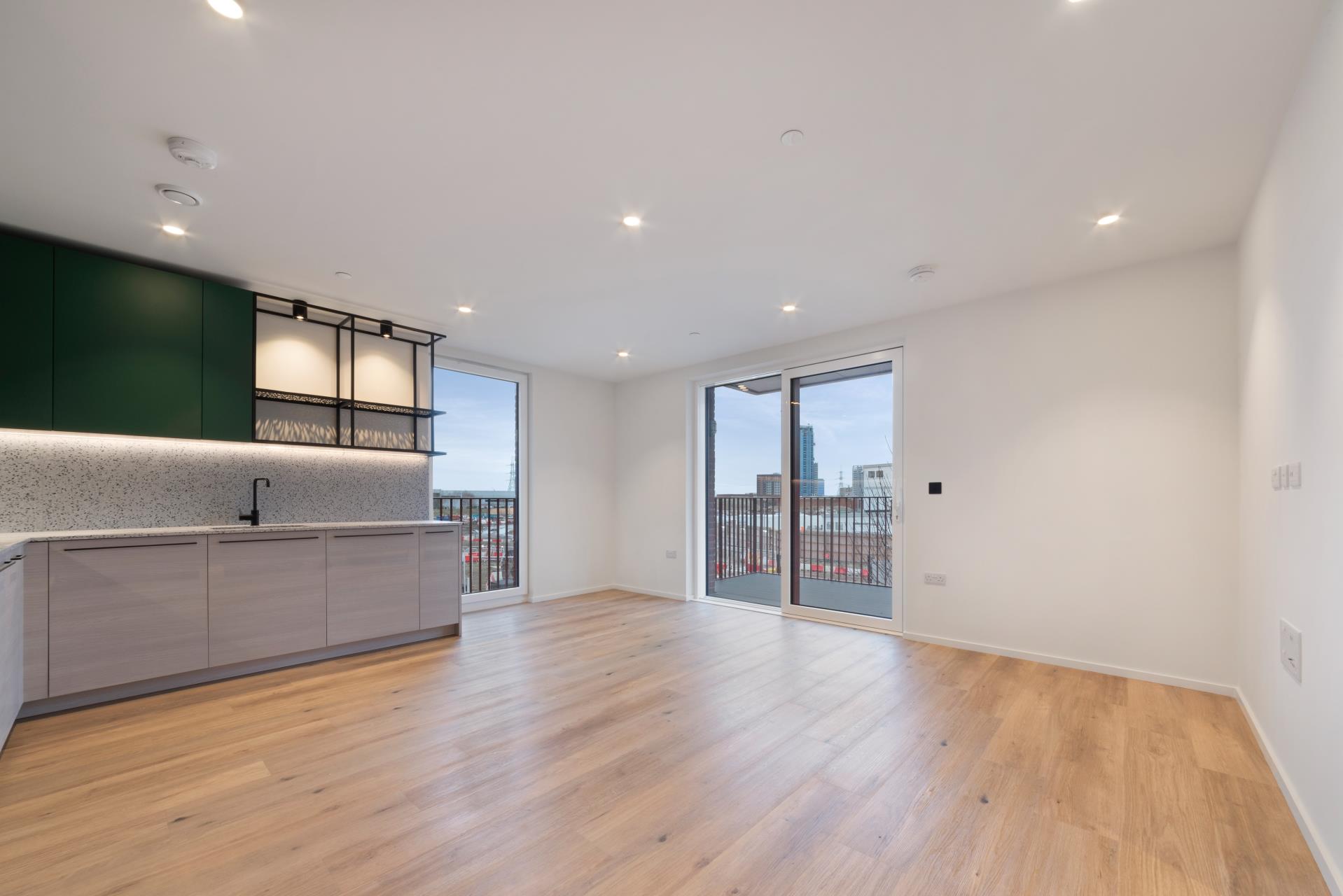 Iris House 2676210 | JOHNS&CO