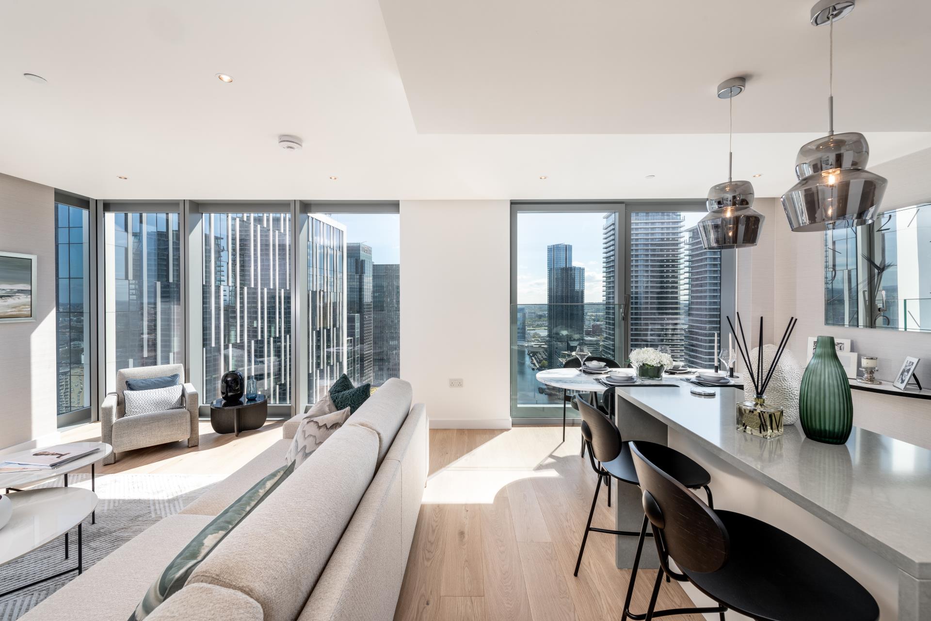 Landmark Pinnacle 2702210 | JOHNS&CO