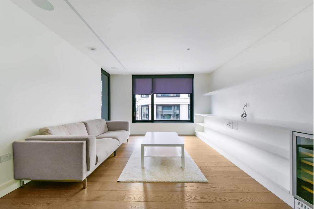 Rathbone Place 2711630 | JOHNS&CO