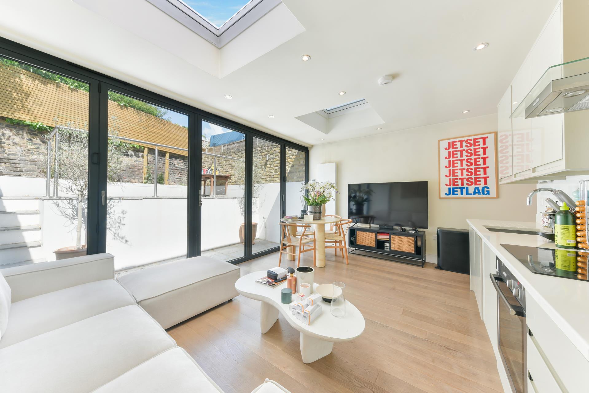 Dawes Road 2713177 | JOHNS&CO