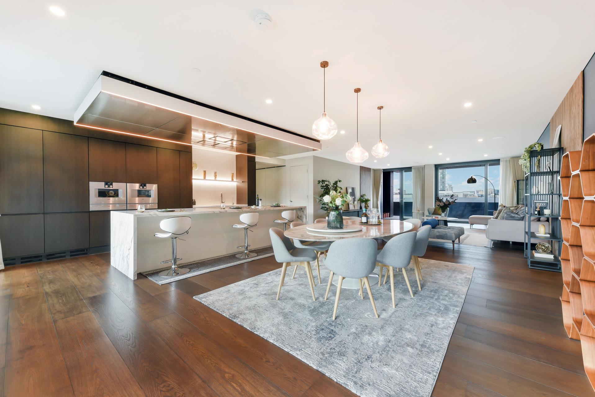 Rathbone Place 2721290 | JOHNS&CO