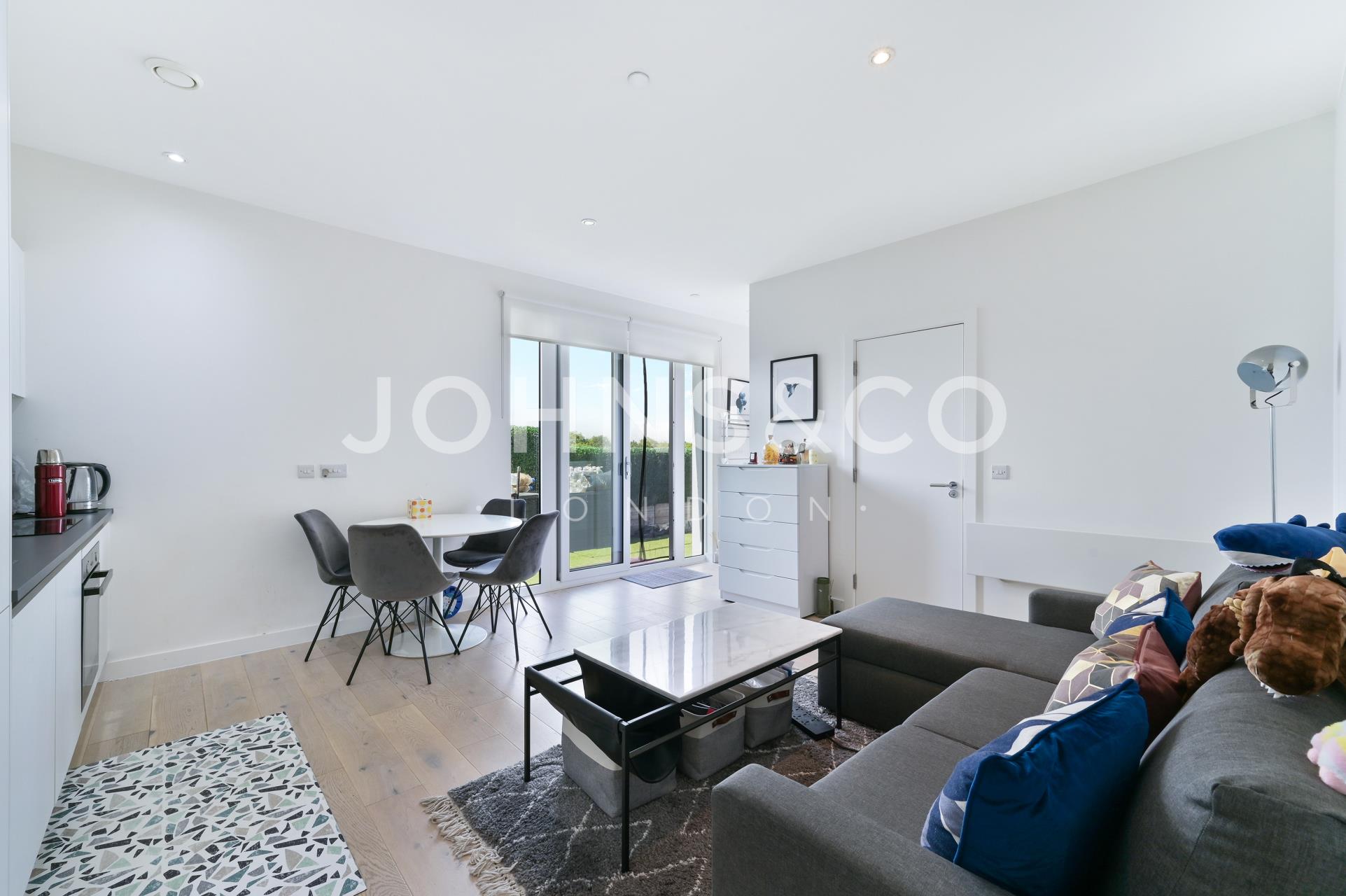 Apt Parkview 2722054 | JOHNS&CO
