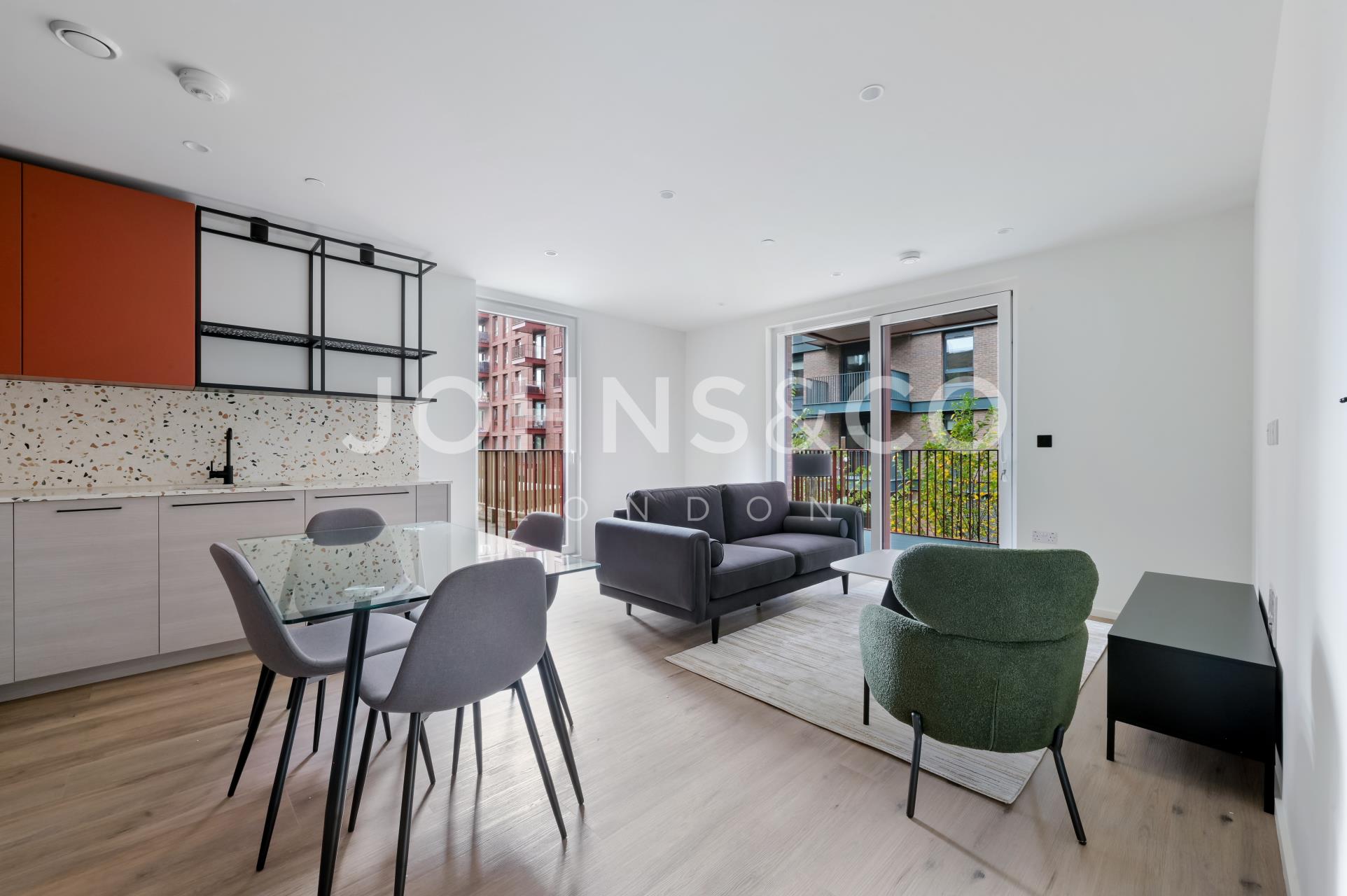 Iris House 2729919 | JOHNS&CO