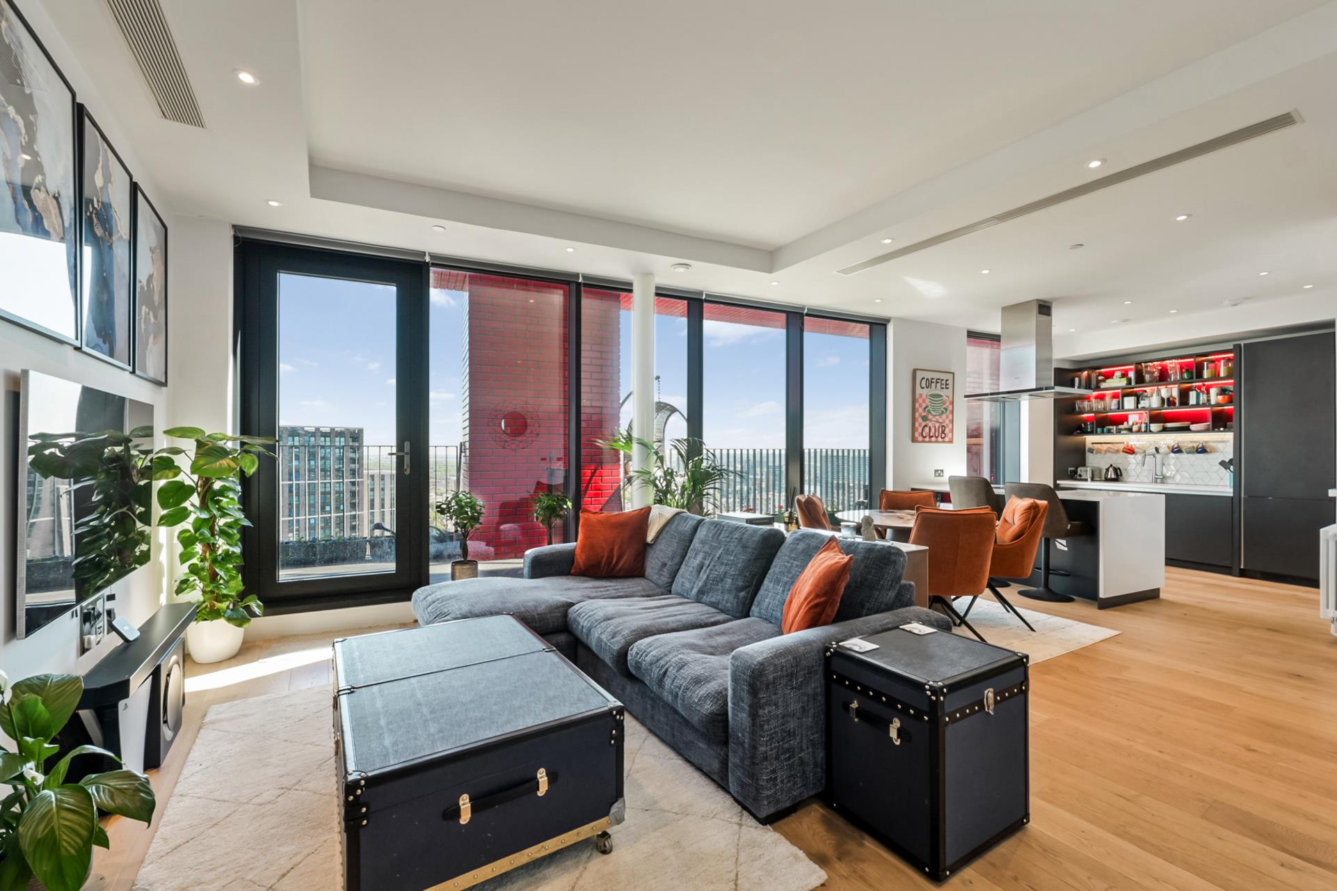 Defoe House 2676559 | JOHNS&CO