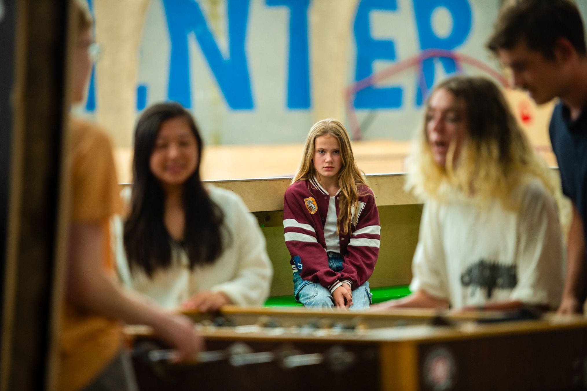 Join Us Jongere die alleen zit