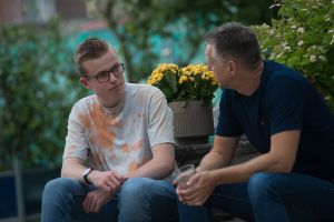 Jongeren met oudere in gesprek