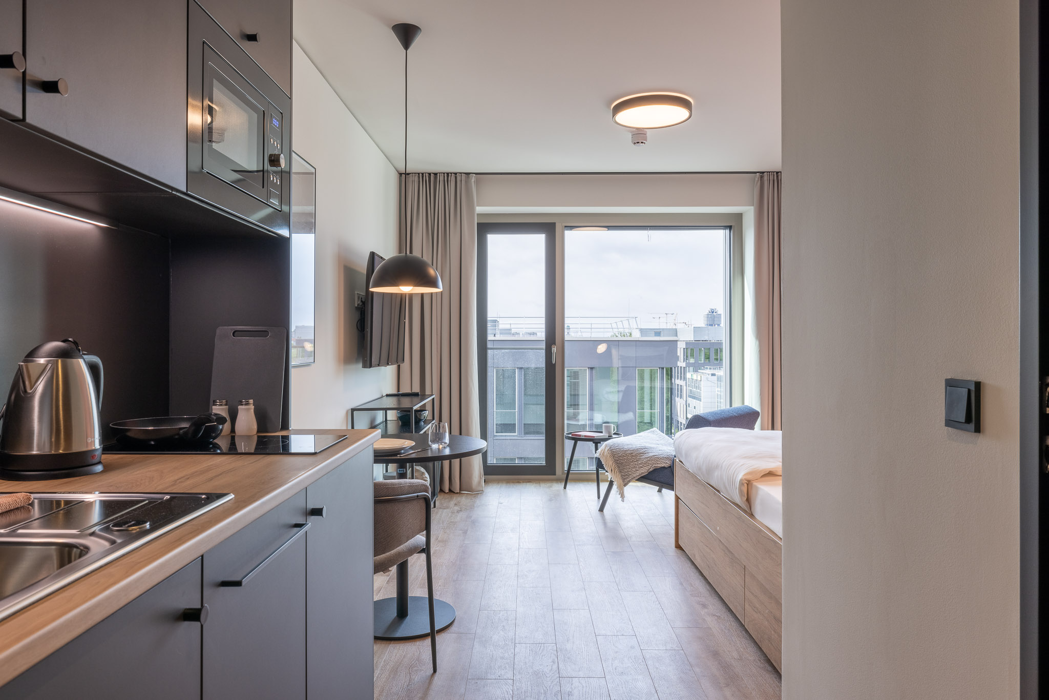 The Base Munich – Park View Apartment with dishwasher