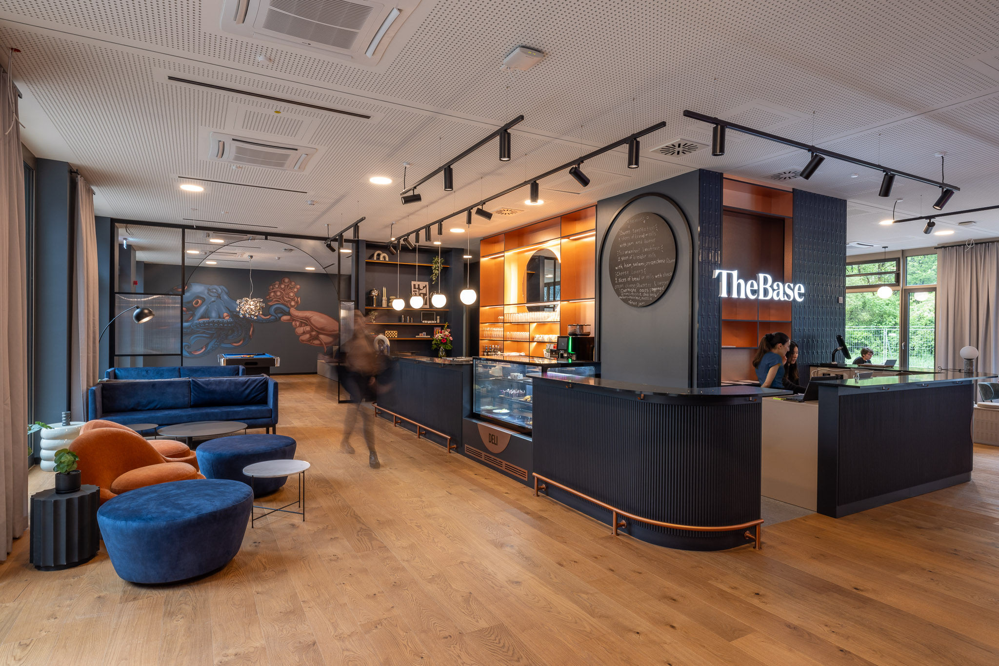 Lobby Bereich The Base Munich