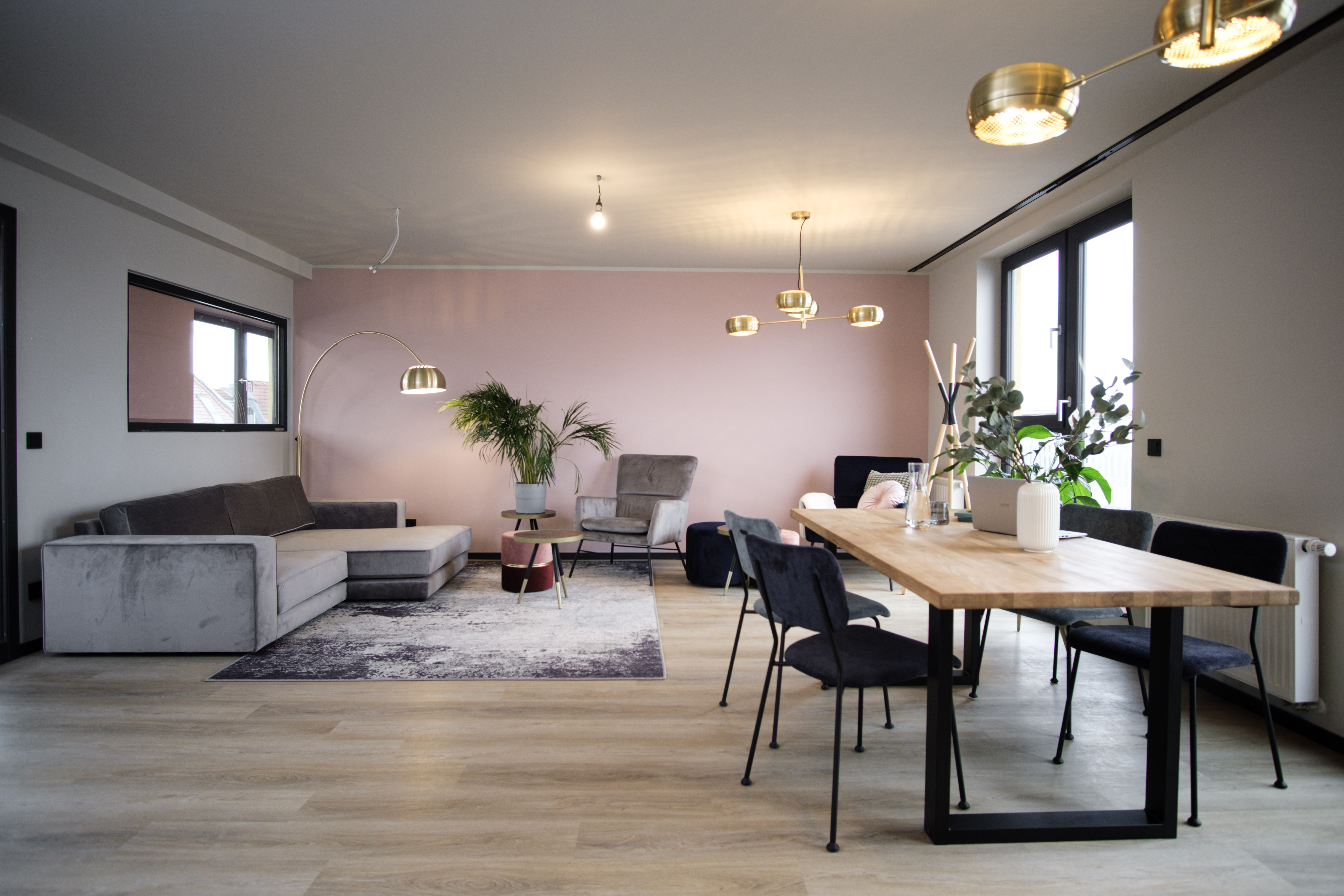 Cozy community lounge to hang with your neighbors and friends