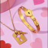 Couple's Romantic Jewellery Set Online
