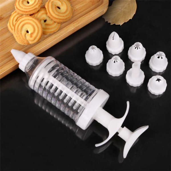 Cake Decorator With 7 Nozzles - Set Of 8