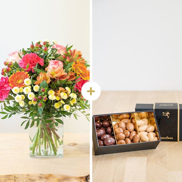Colorful bouquet and chocolates  - Tutti frutti et chocolats