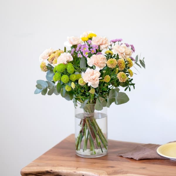 Mixed bouquet with Chrysanthemums in cream, green and yellow