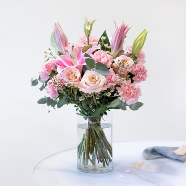 Mixed bouquet with roses and lilies