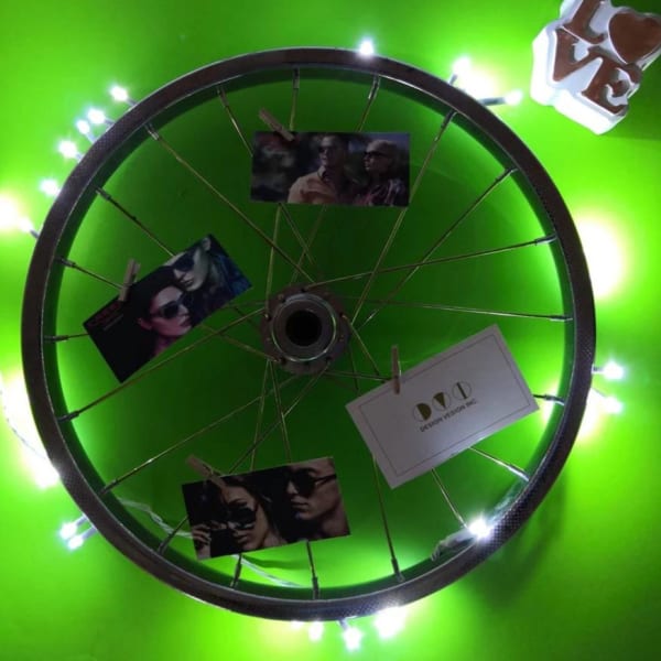 Wheel Lamp Photo Frame